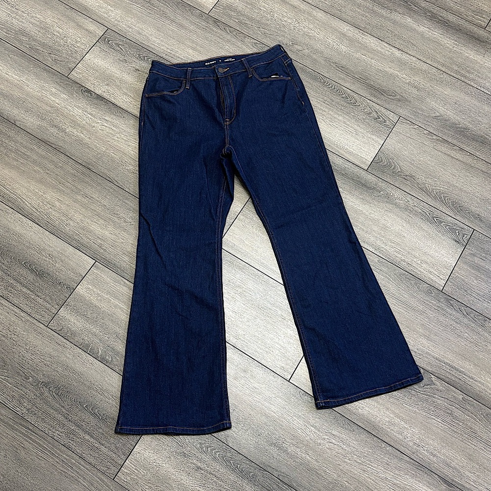 OLD NAVY • Wow Flare High Rise Jeans